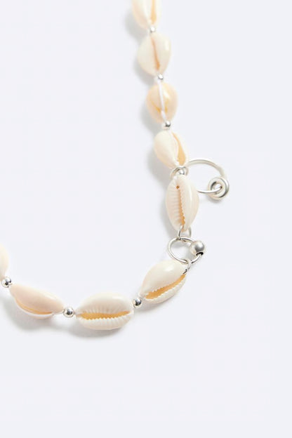 BEADED SEASHELL NECKLACE